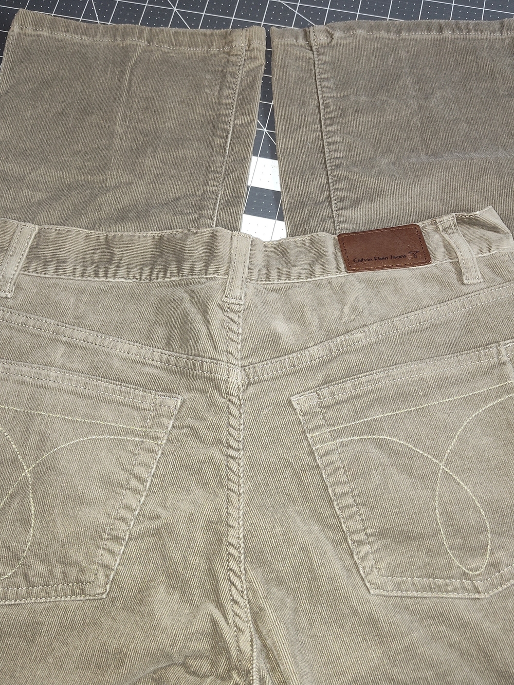 Calvin Klein Jeans Women's Corduroy Pants in Gray/Green Color Size 6